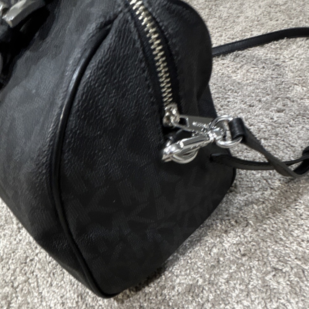 Michael Kors Black Monogram Satchel Top Handle Zip w/ Detachable Strap & Charm - Picture 4 of 8